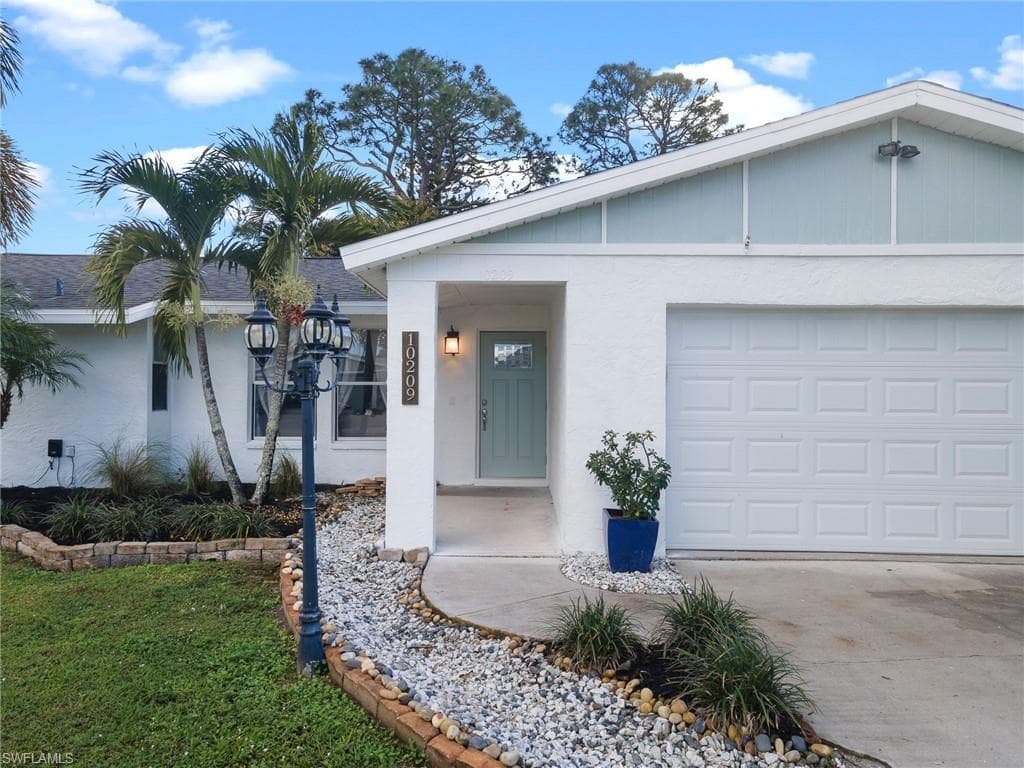 10209 Sandy Hollow LN BONITA SPRINGS, FL 34135