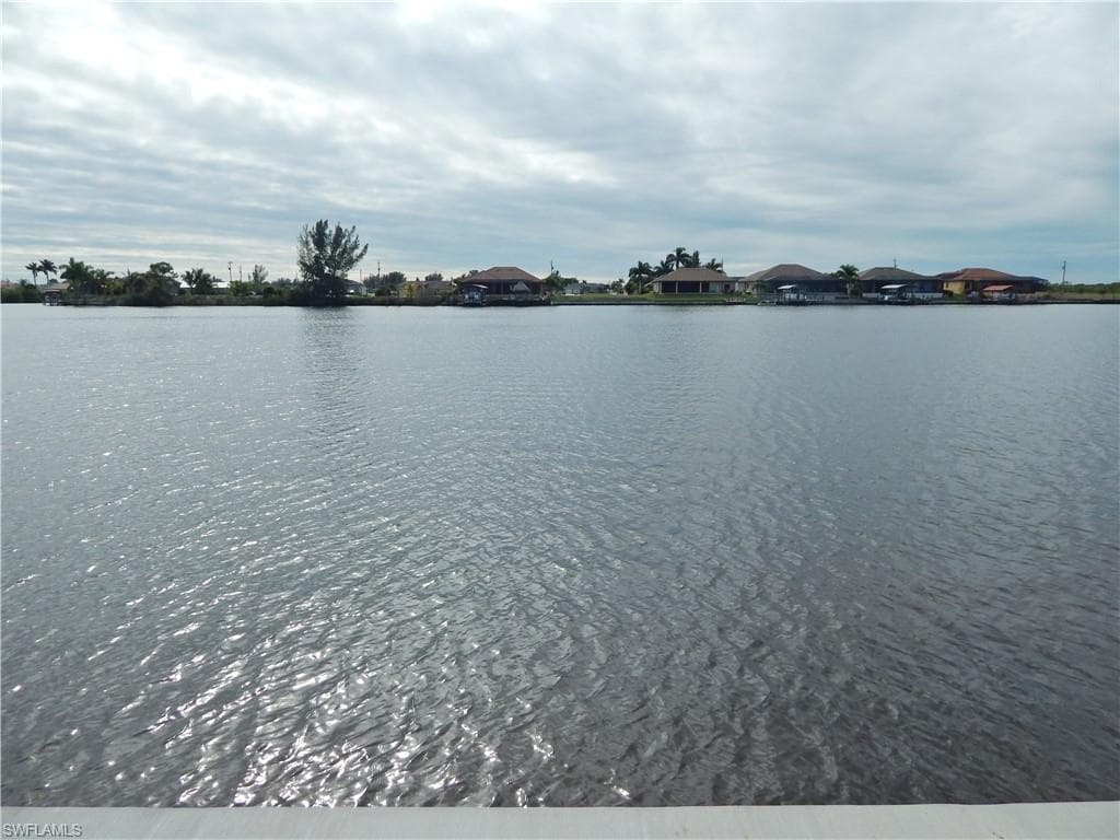 4616 NW 33rd TER CAPE CORAL, FL 33993