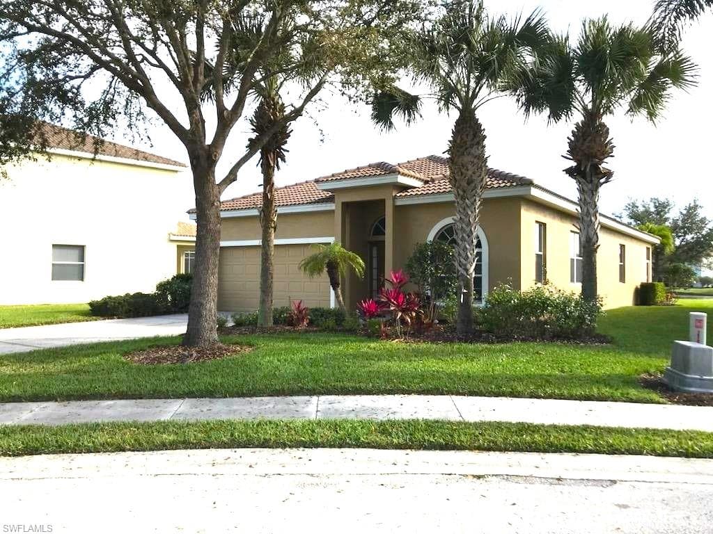2760 Blue Cypress Lake CT CAPE CORAL, FL 33909