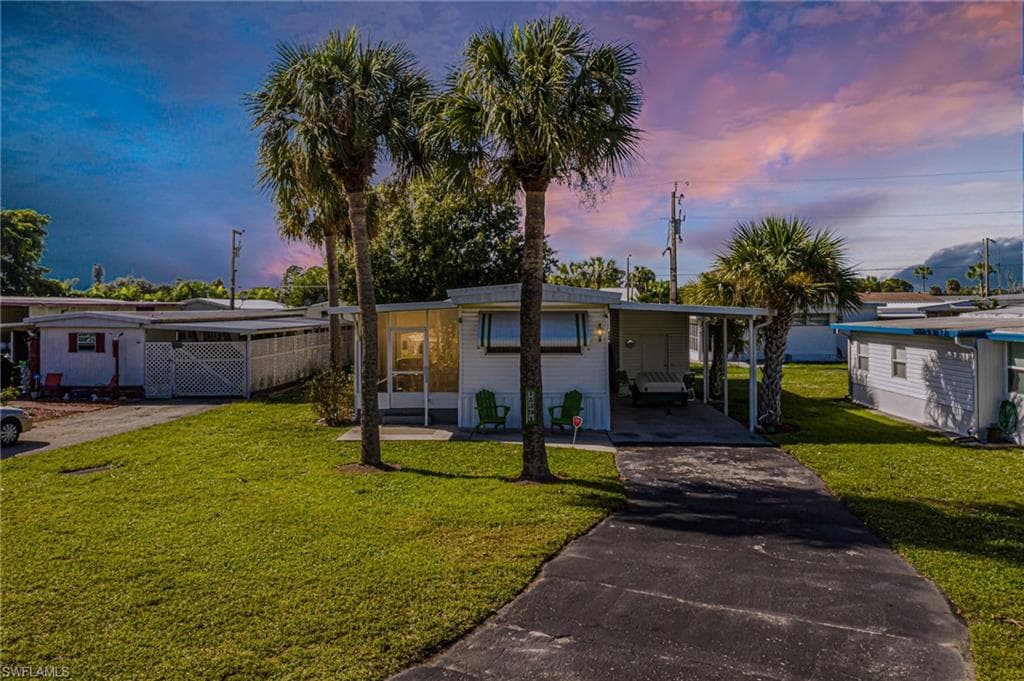 15391 Hart RD NORTH FORT MYERS, FL 33917