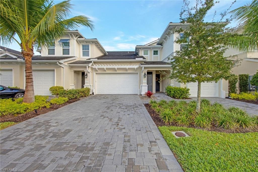 6960 AVALON CIR 806 NAPLES, FL 34112