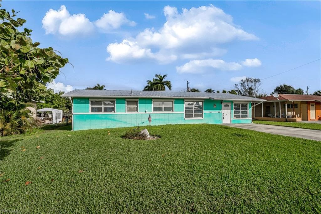 2421 Simpson ST FORT MYERS, FL 33901