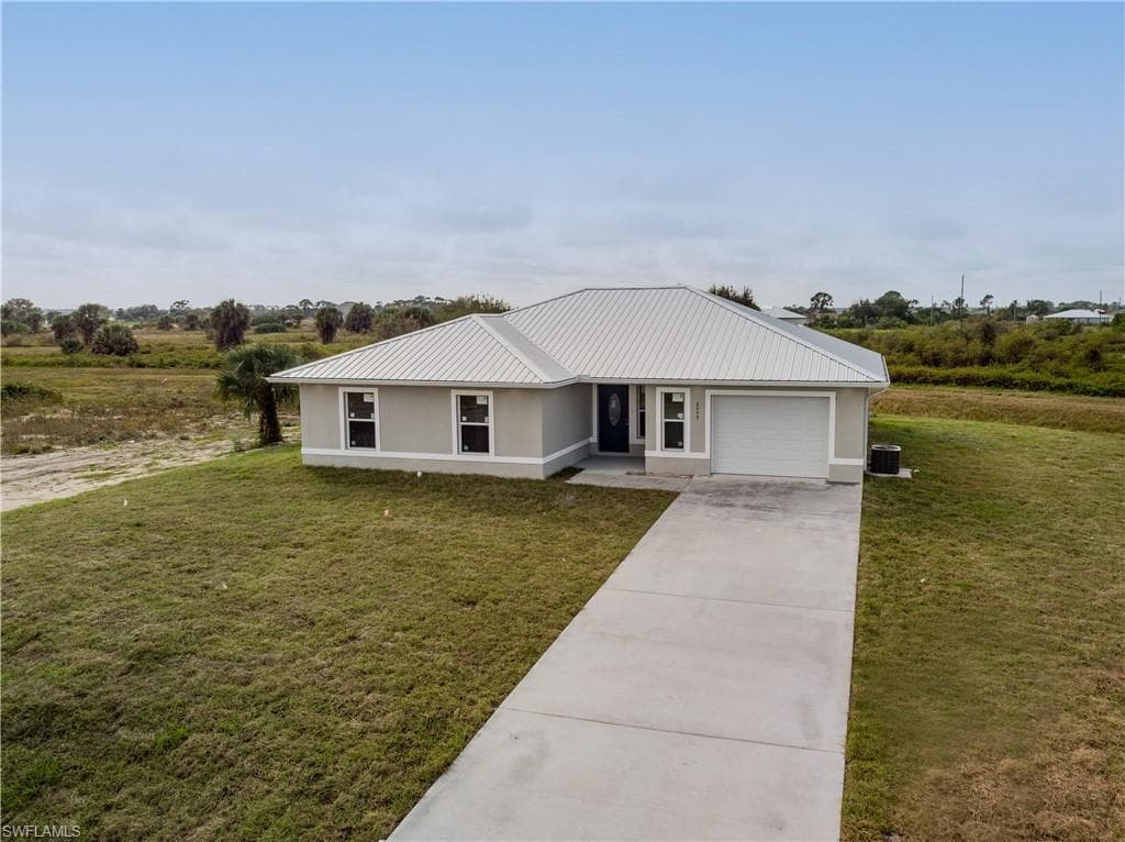 8049 Salem CIR LABELLE, FL 33935