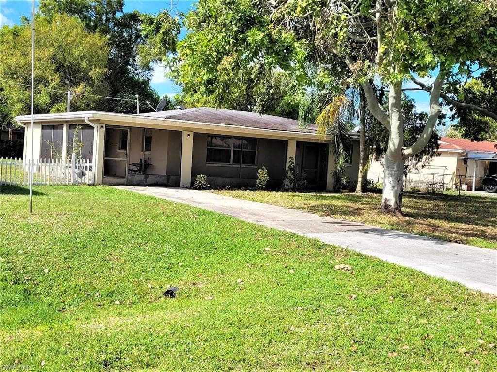 424 Muskegon AVE FORT MYERS, FL 33905