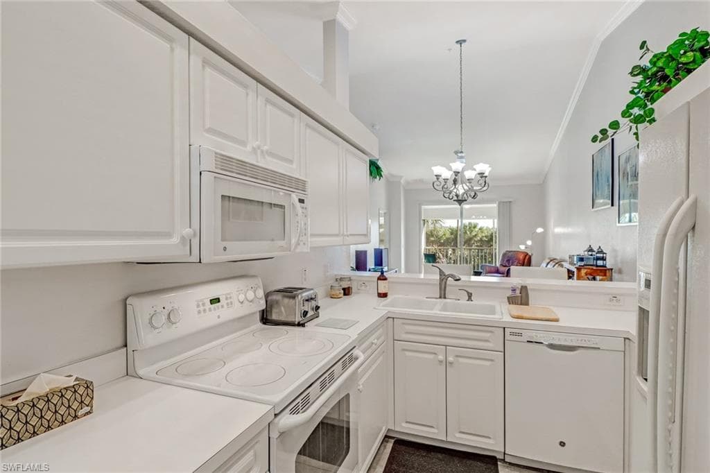 19991 Barletta LN 1923 ESTERO, FL 33928