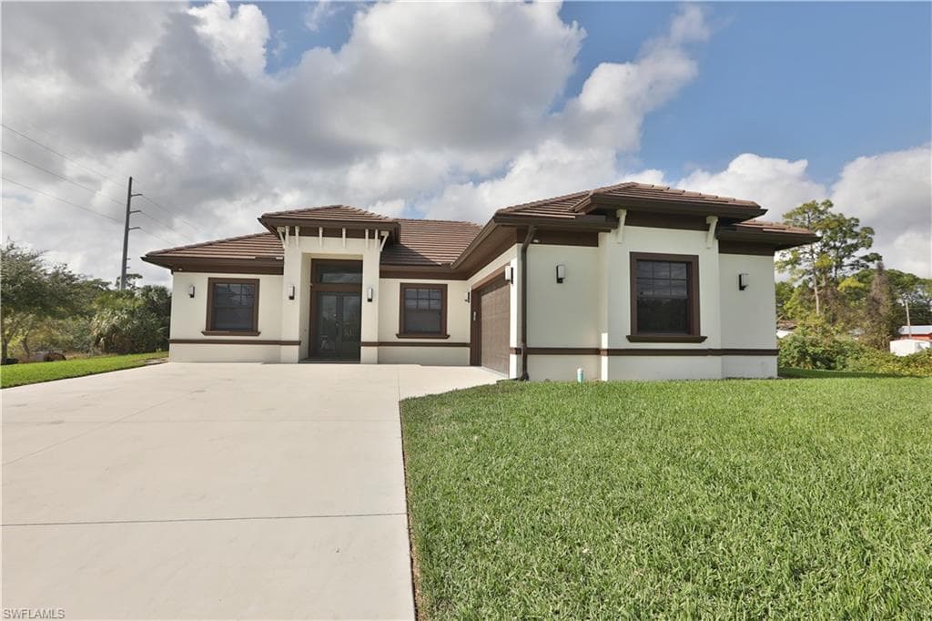 101 Clyde AVE N LEHIGH ACRES, FL 33971