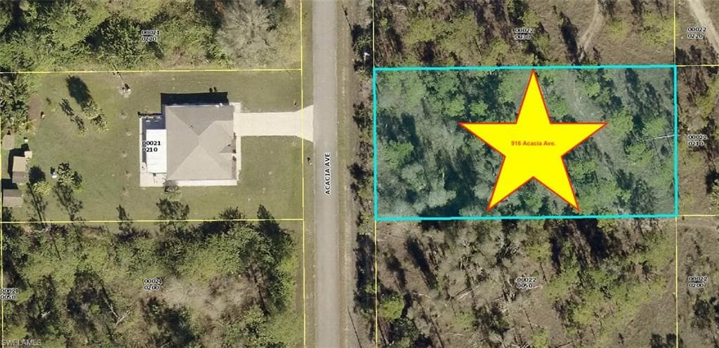 916 Acacia AVE LEHIGH ACRES, FL 33972