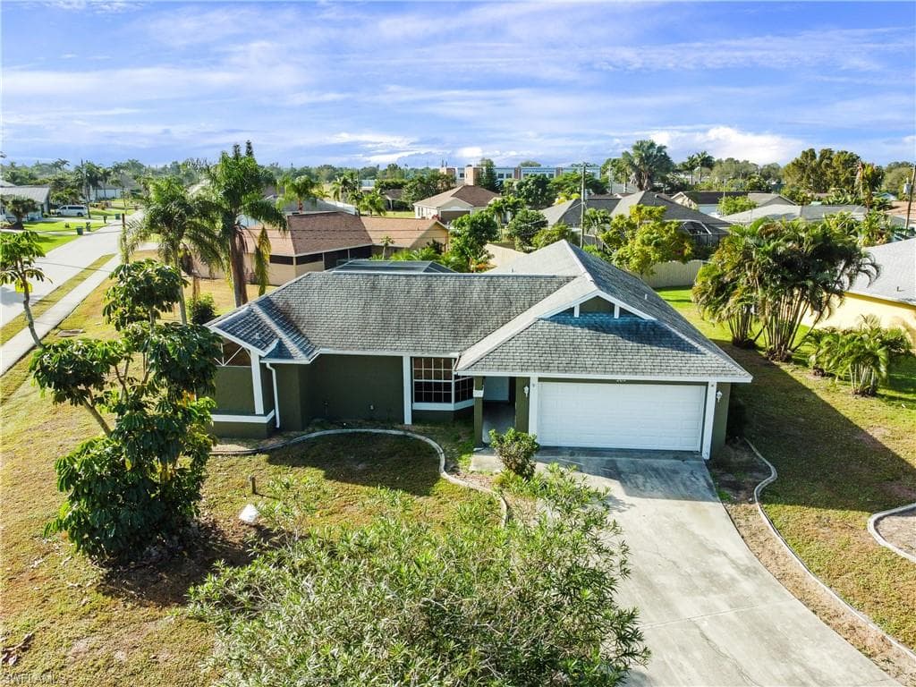 202 34th ST CAPE CORAL, FL 33914