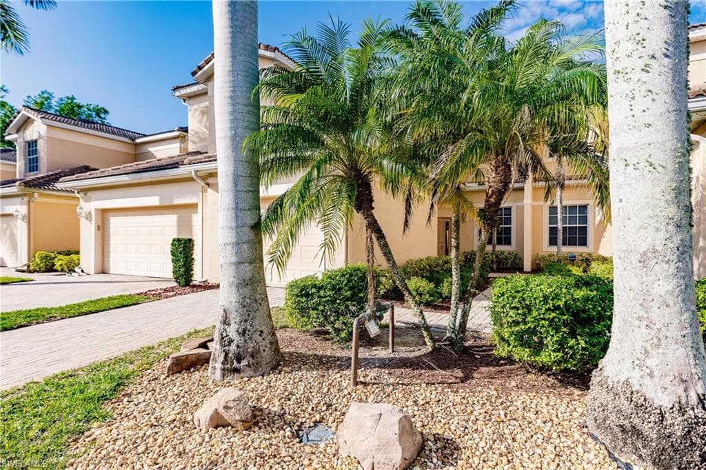 6060 Jonathans Bay CIR 301 FORT MYERS, FL 33908