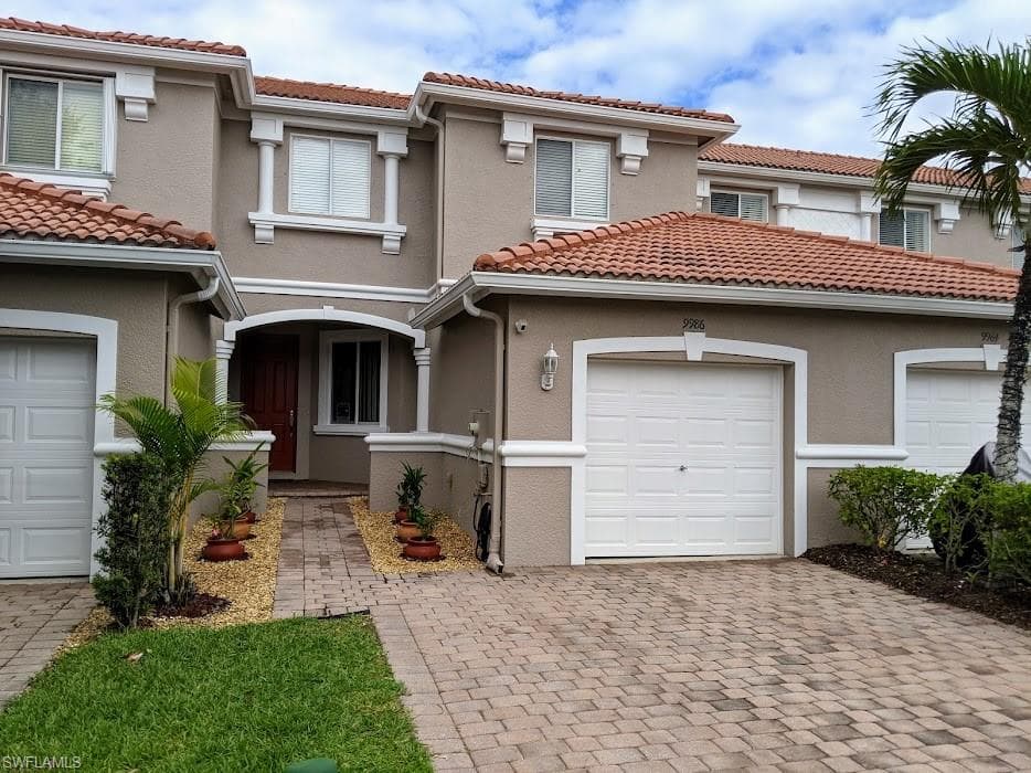 9986 CHIANA CIR FORT MYERS, FL 33905