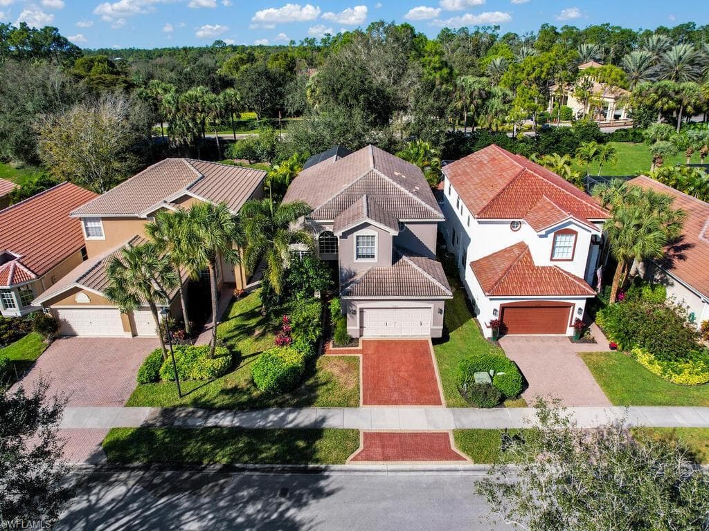 2371 Butterfly Palm DR NAPLES, FL 34119