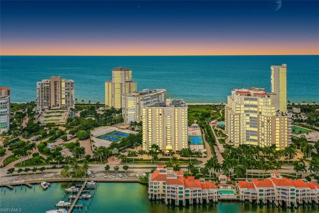 4451 Gulf Shore BLVD N 1605 NAPLES, FL 34103