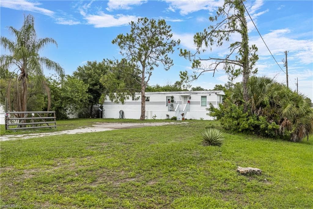 8431 Barbie LN NORTH FORT MYERS, FL 33917