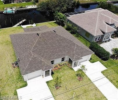 721 SW 40th TER CAPE CORAL, FL 33914