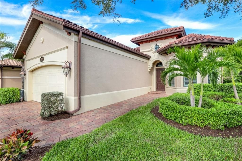 7319 Lantana CIR NAPLES, FL 34119