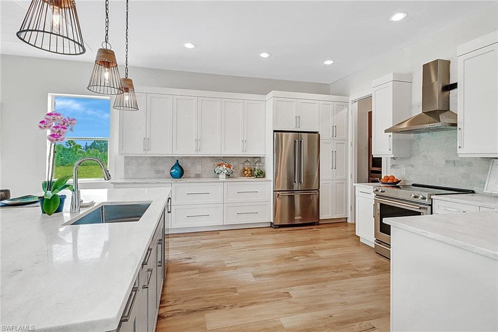 158 Cambria LN NAPLES, FL 34112