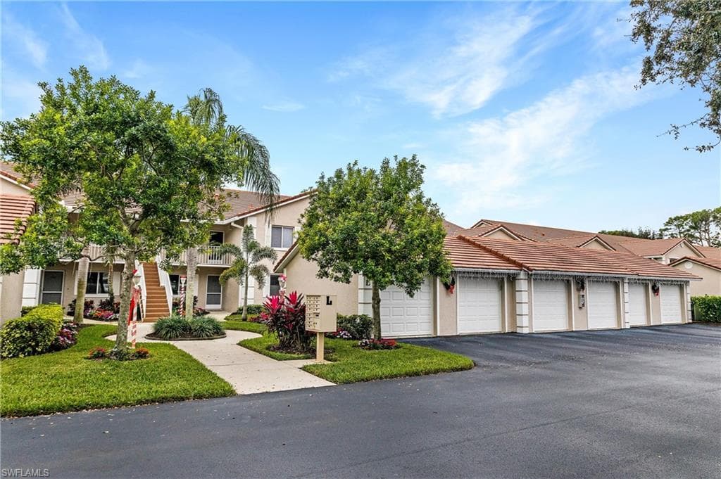 6820 Dennis CIR L-105 NAPLES, FL 34104