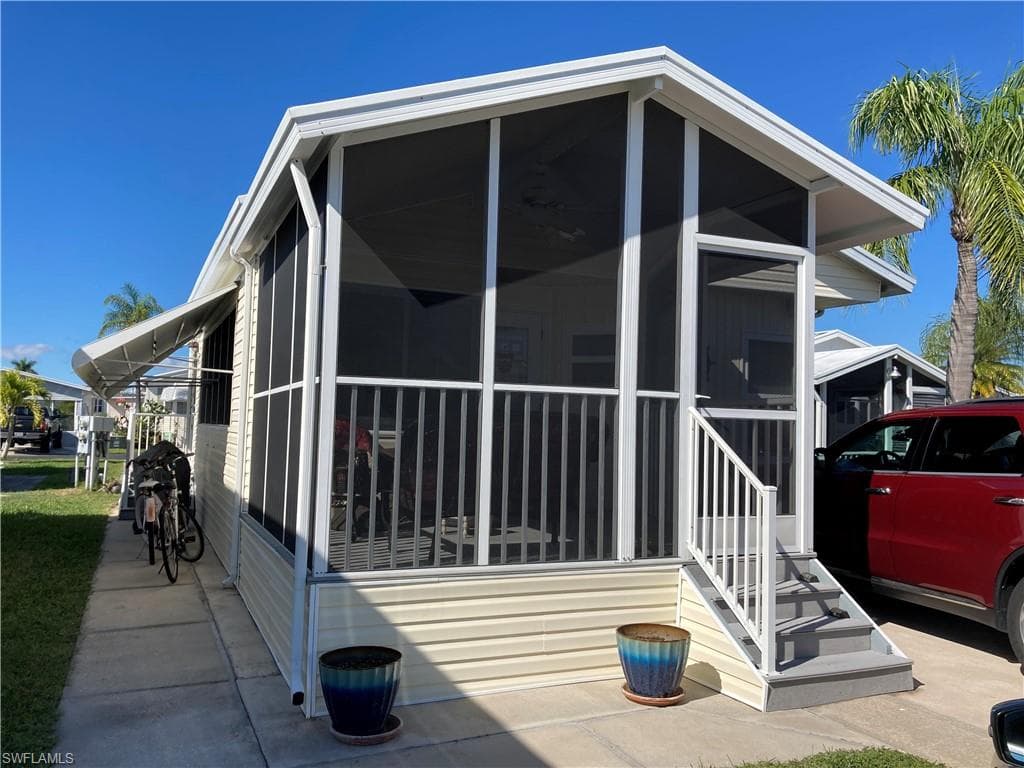 19681 Summerlin RD 563 FORT MYERS, FL 33908