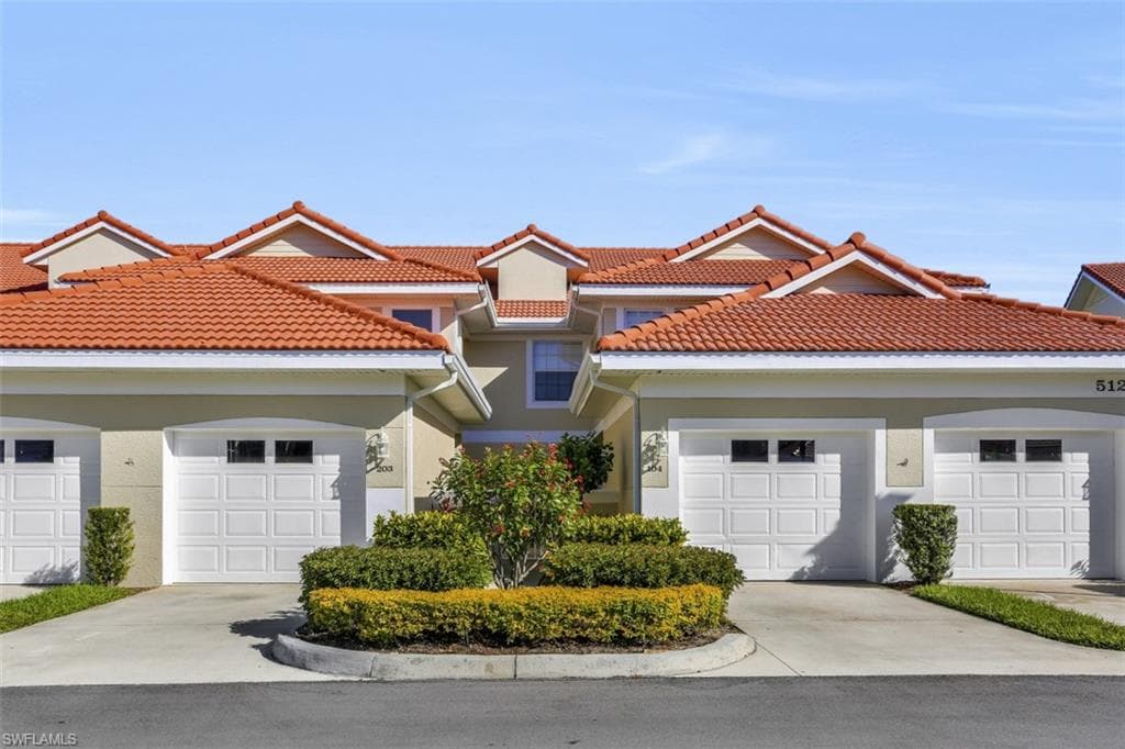 5125 Cobble Creek CT E-202 NAPLES, FL 34110