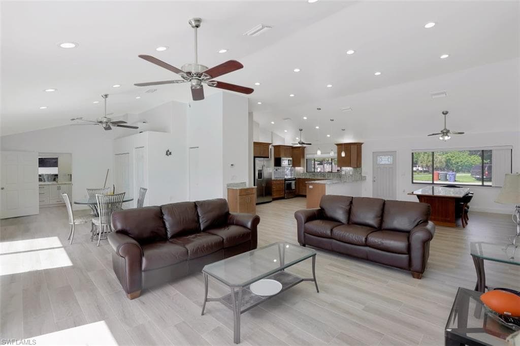 1668 Harvard CT FORT MYERS, FL 33901