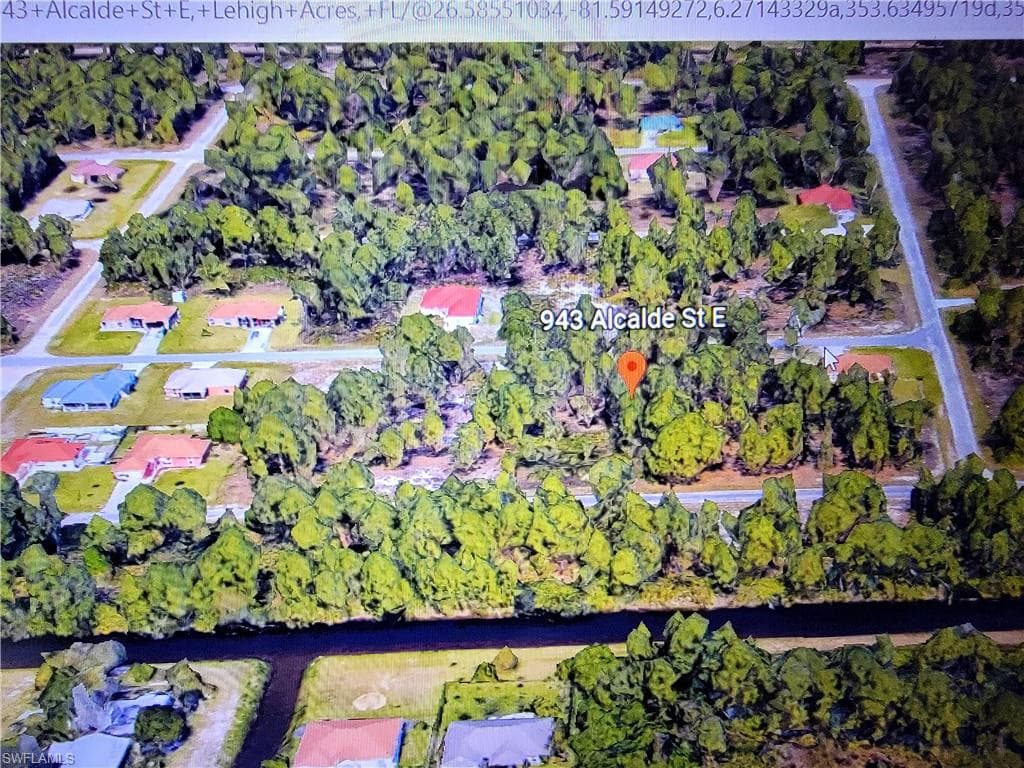 943 Alcalde ST E LEHIGH ACRES, FL 33974