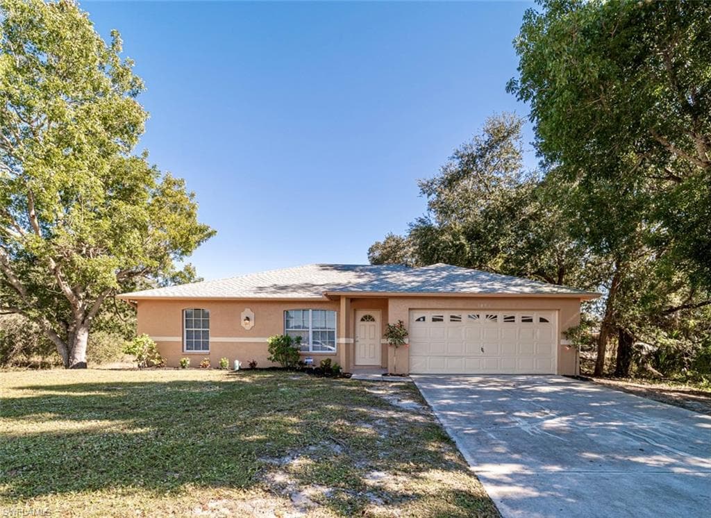 1094 Alabama RD S LEHIGH ACRES, FL 33974