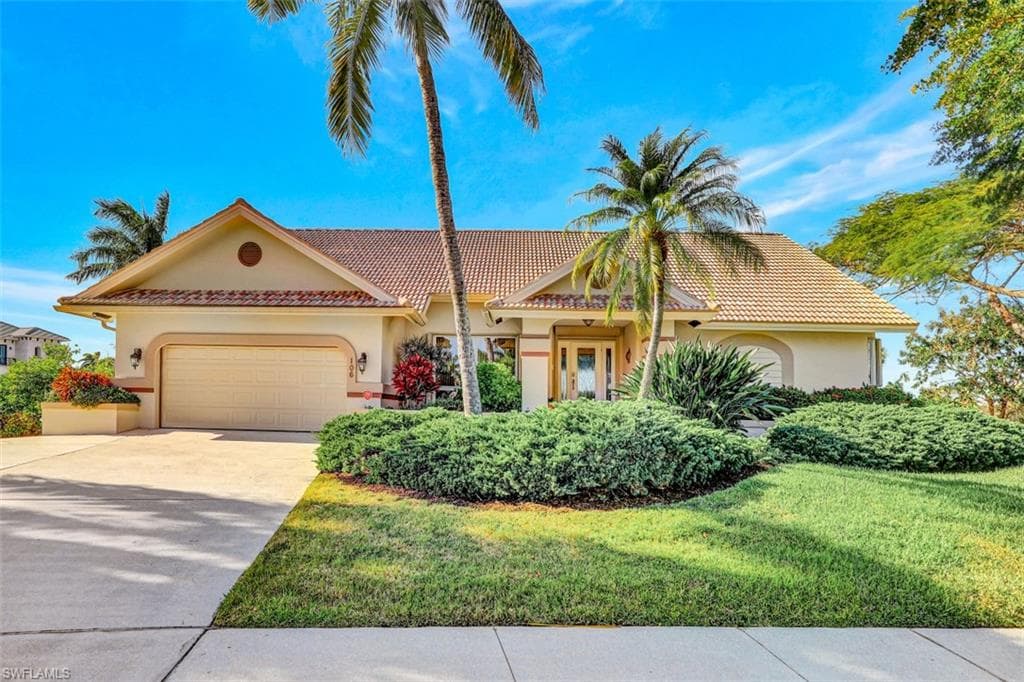 106 Barfield DR MARCO ISLAND, FL 34145