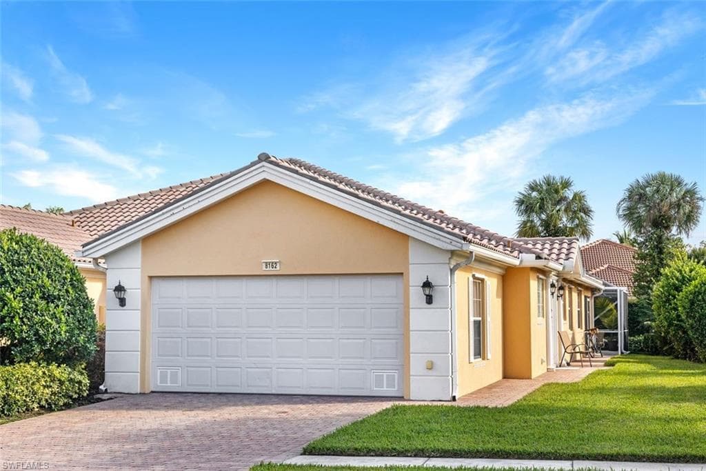 8162 Xenia LN NAPLES, FL 34114