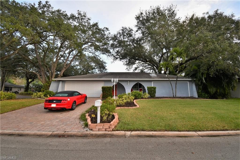 4691 Mi Casa CT FORT MYERS, FL 33901