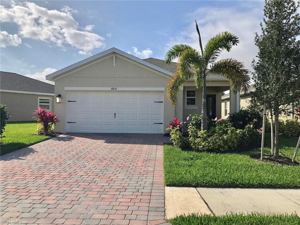 8832 Swell Brooks CT NORTH FORT MYERS, FL 33917