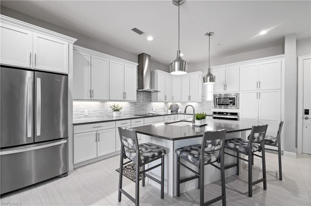 21530 Strada Nuova CIR 402 ESTERO, FL 33928