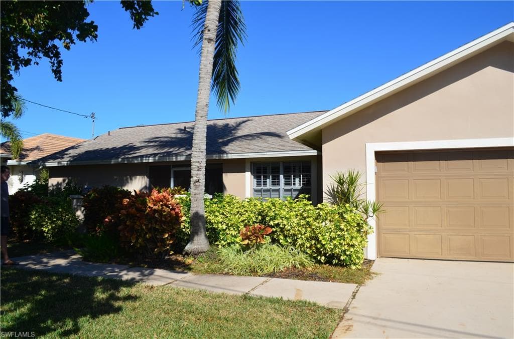 743 Coral DR CAPE CORAL, FL 33904
