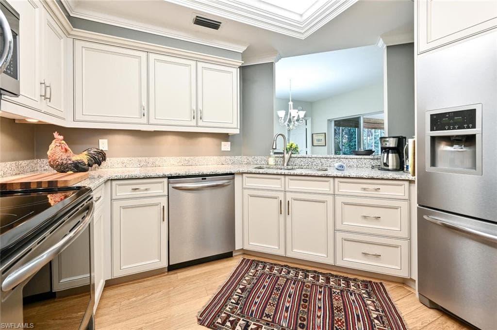 2560 Citrus Lake DR V-101 NAPLES, FL 34109
