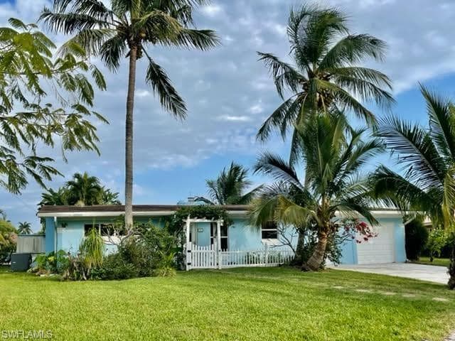 853 Montclaire CT E CAPE CORAL, FL 33904