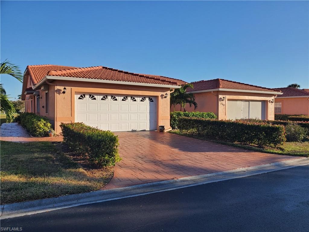 260 Naomi DR W 1 NAPLES, FL 34104