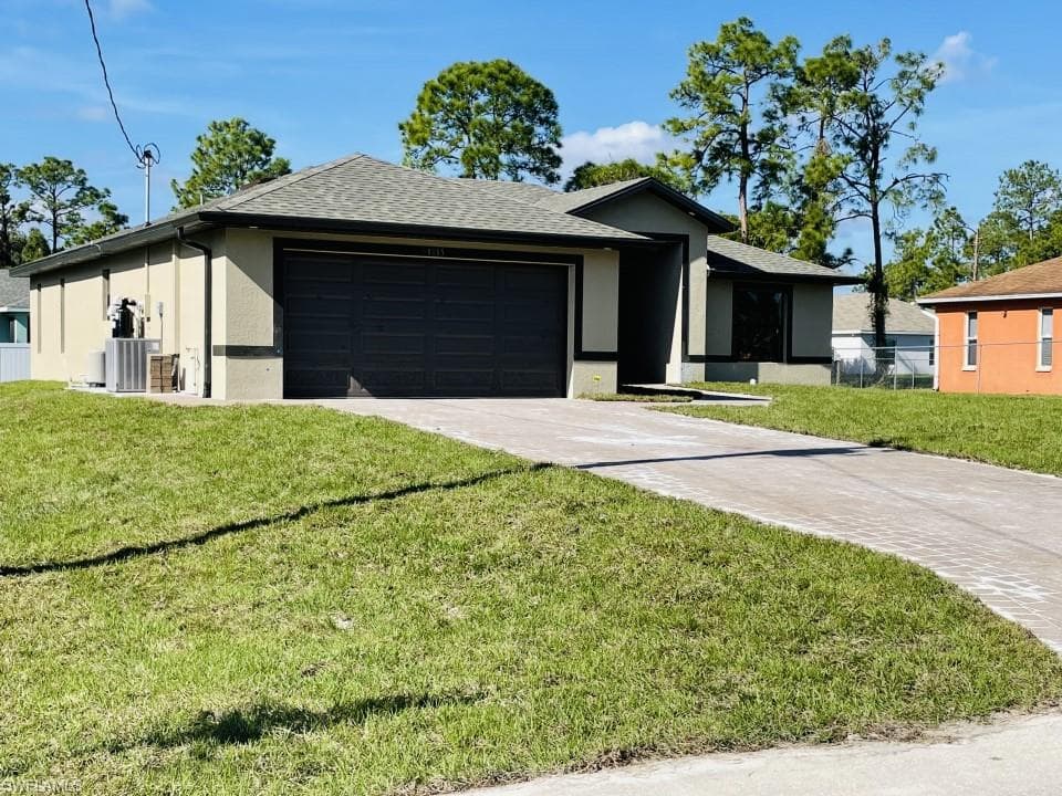 1015 Apple AVE LEHIGH ACRES, FL 33971