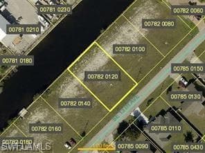 1102 SE 13th AVE CAPE CORAL, FL 33990