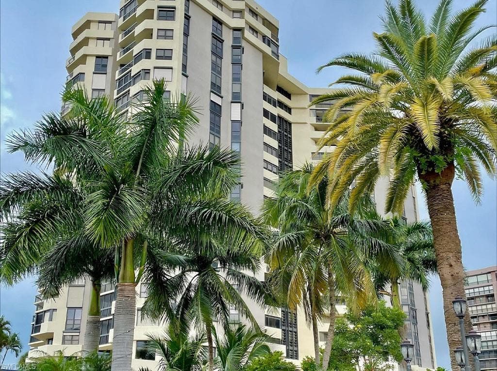 6001 Pelican Bay BLVD 102 NAPLES, FL 34108
