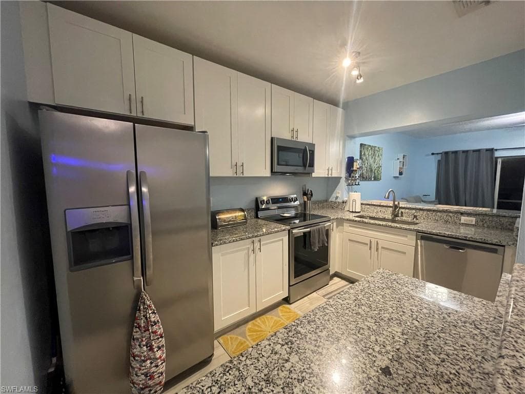 8089 Pacific Beach DR FORT MYERS, FL 33966