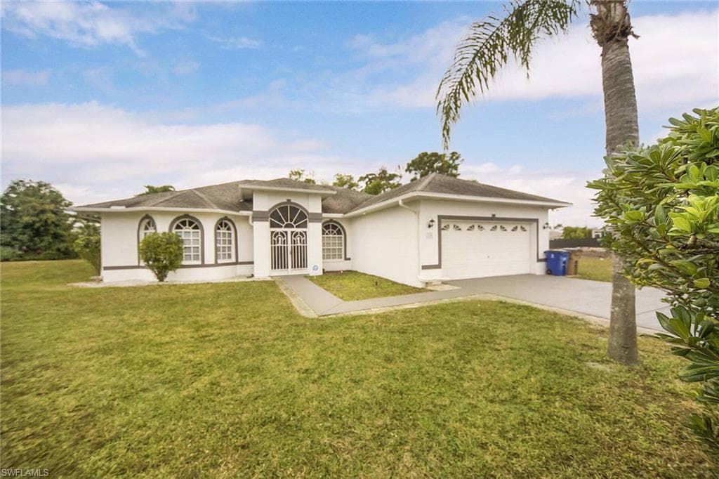 718 Long Lines LN LEHIGH ACRES, FL 33974