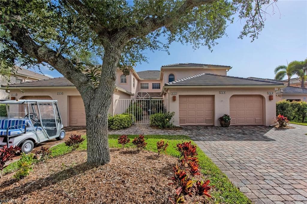 524 Lake Louise CIR 5-503 NAPLES, FL 34110