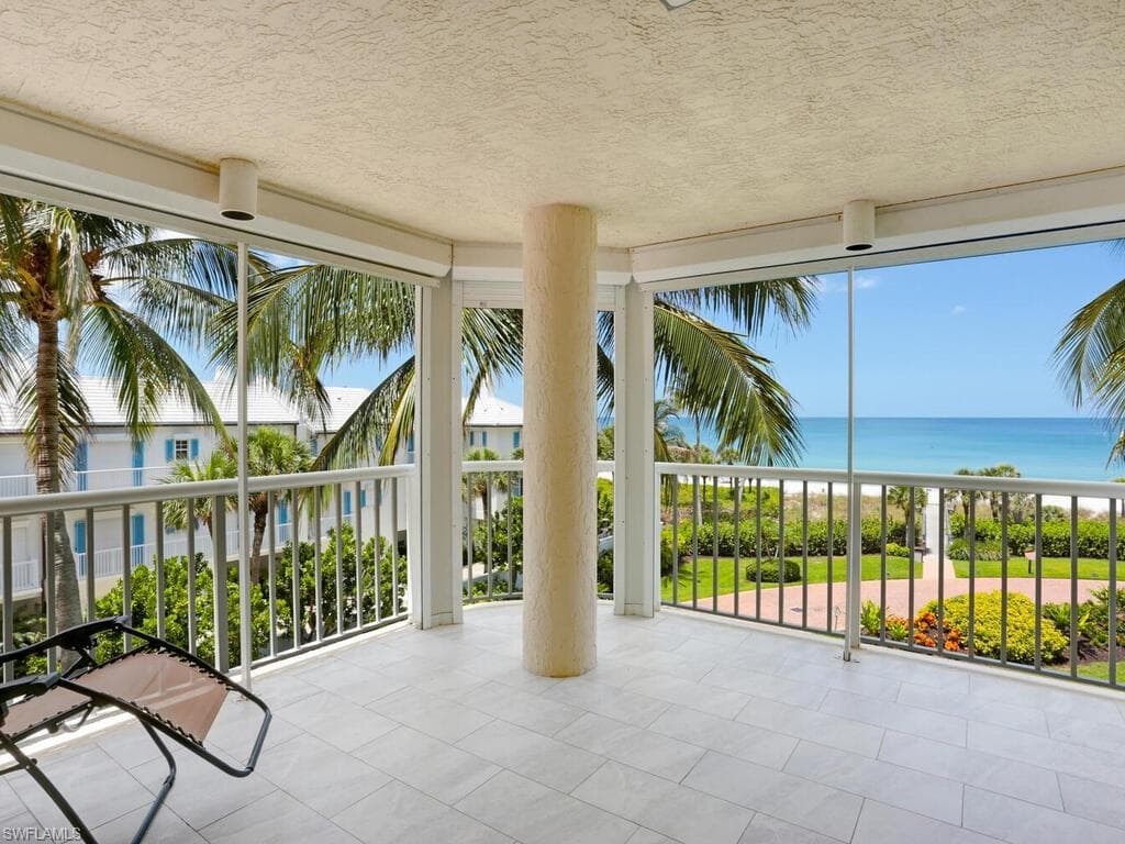 20 Seagate DR 301 NAPLES, FL 34103