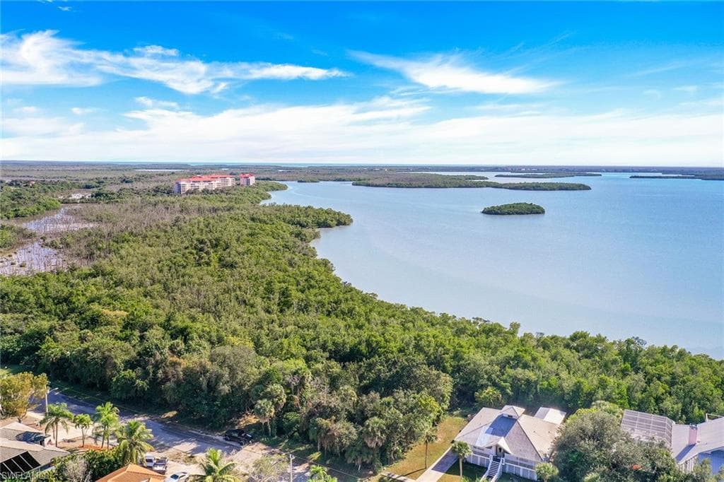 2011 Sheffield AVE MARCO ISLAND, FL 34145