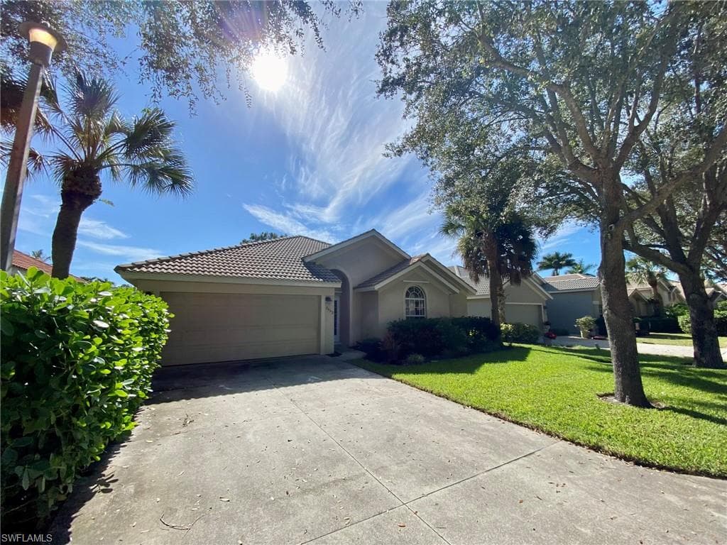 7052 Timberland CIR NAPLES, FL 34109