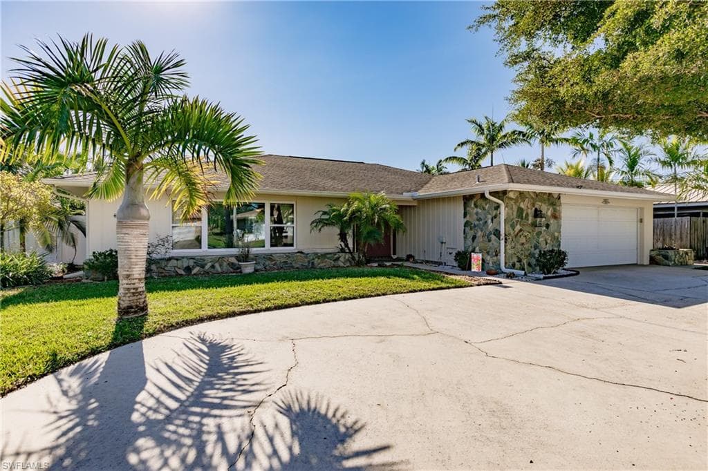 3812 SE 7th AVE CAPE CORAL, FL 33904