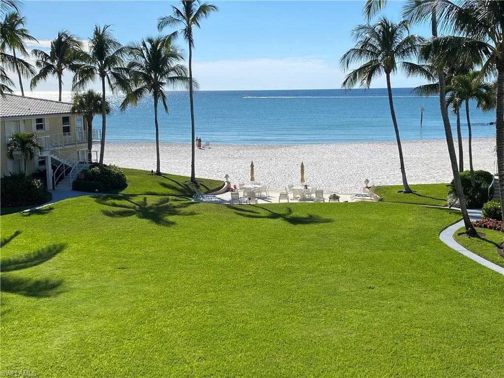2151 Gulf Shore BLVD N 304 NAPLES, FL 34102