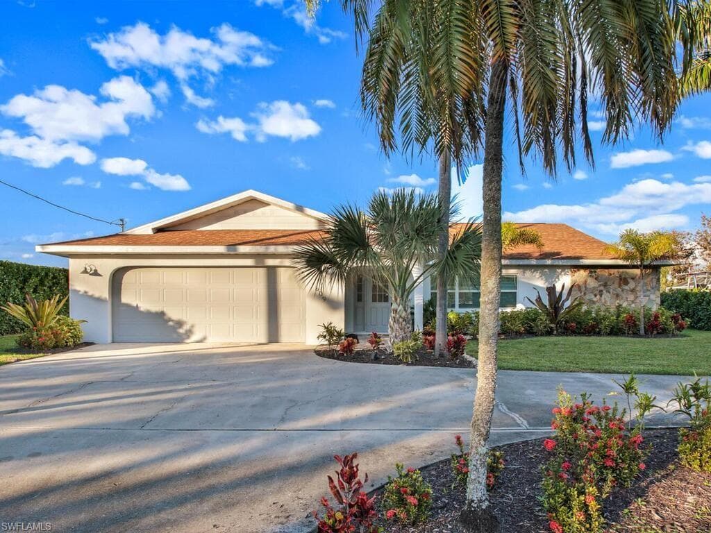 609 Cypress WAY E NAPLES, FL 34110
