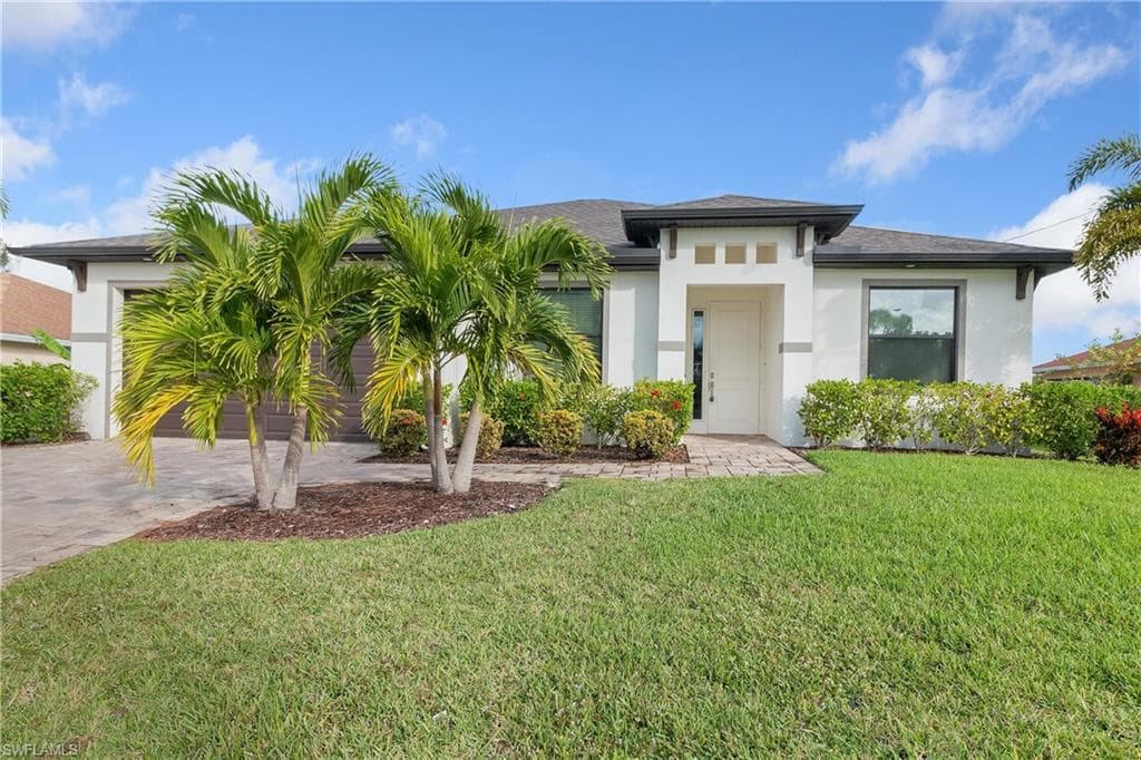 207 Gleason PKY CAPE CORAL, FL 33914