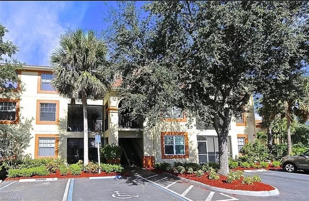 7905 Preserve CIR 113 NAPLES, FL 34119