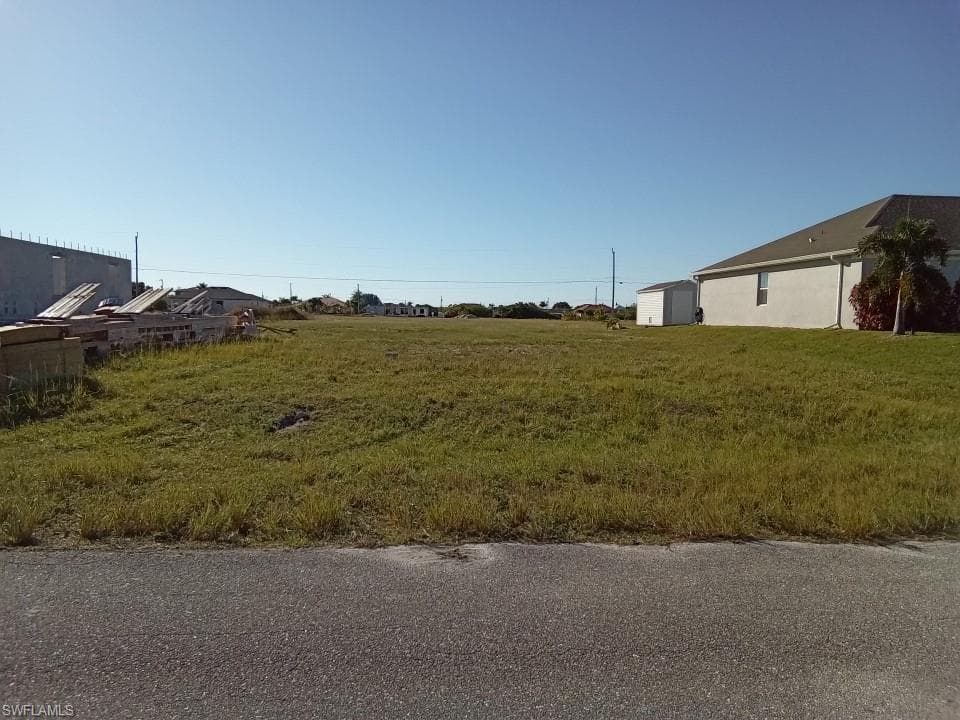 1216 33rd AVE CAPE CORAL, FL 33993